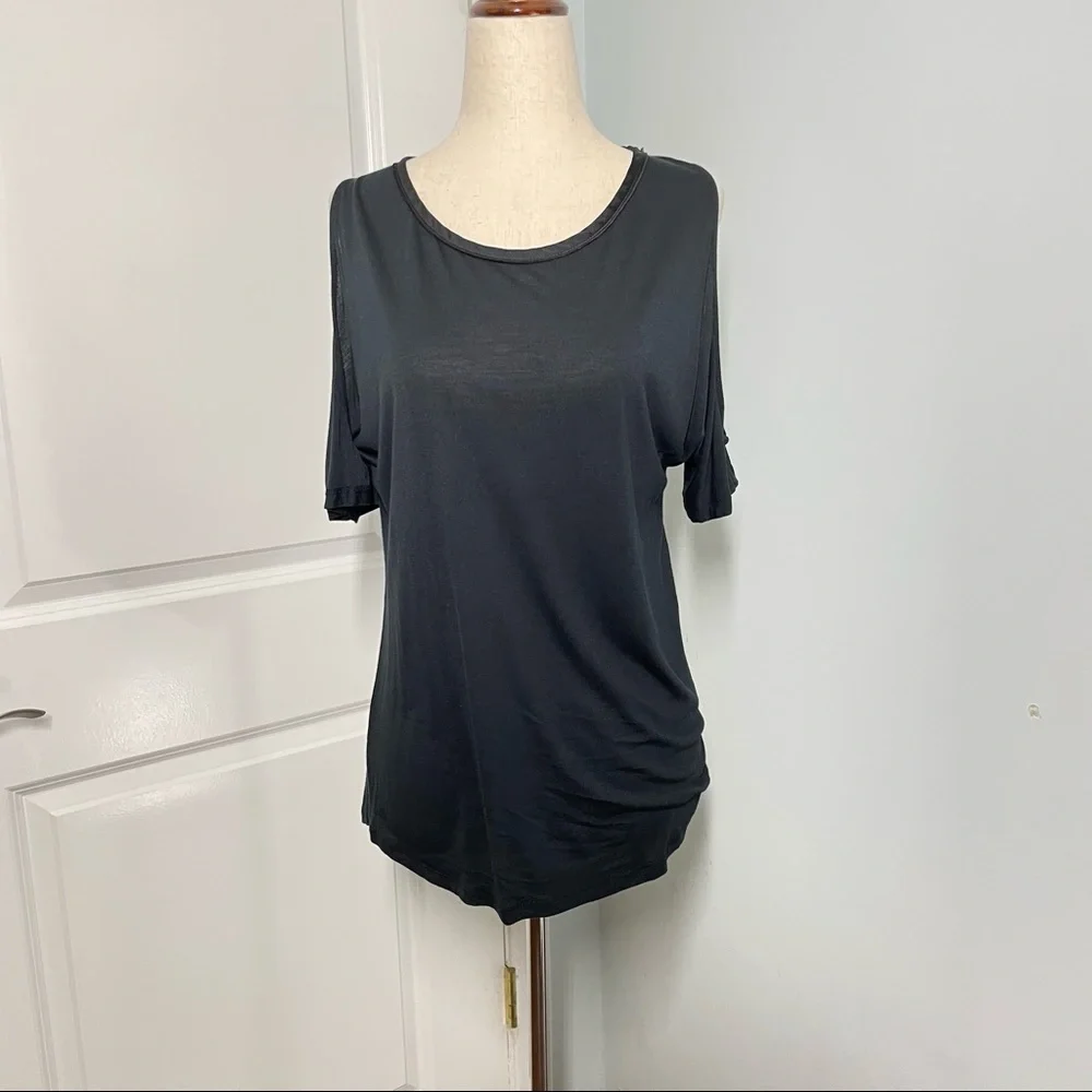 Paige Brielle Cold Shoulder T-Shirt size M - Picture 8 of 10